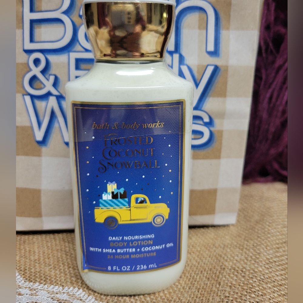 Bath & Body works frosted coconut snowball lotion 8 oz-white/blue